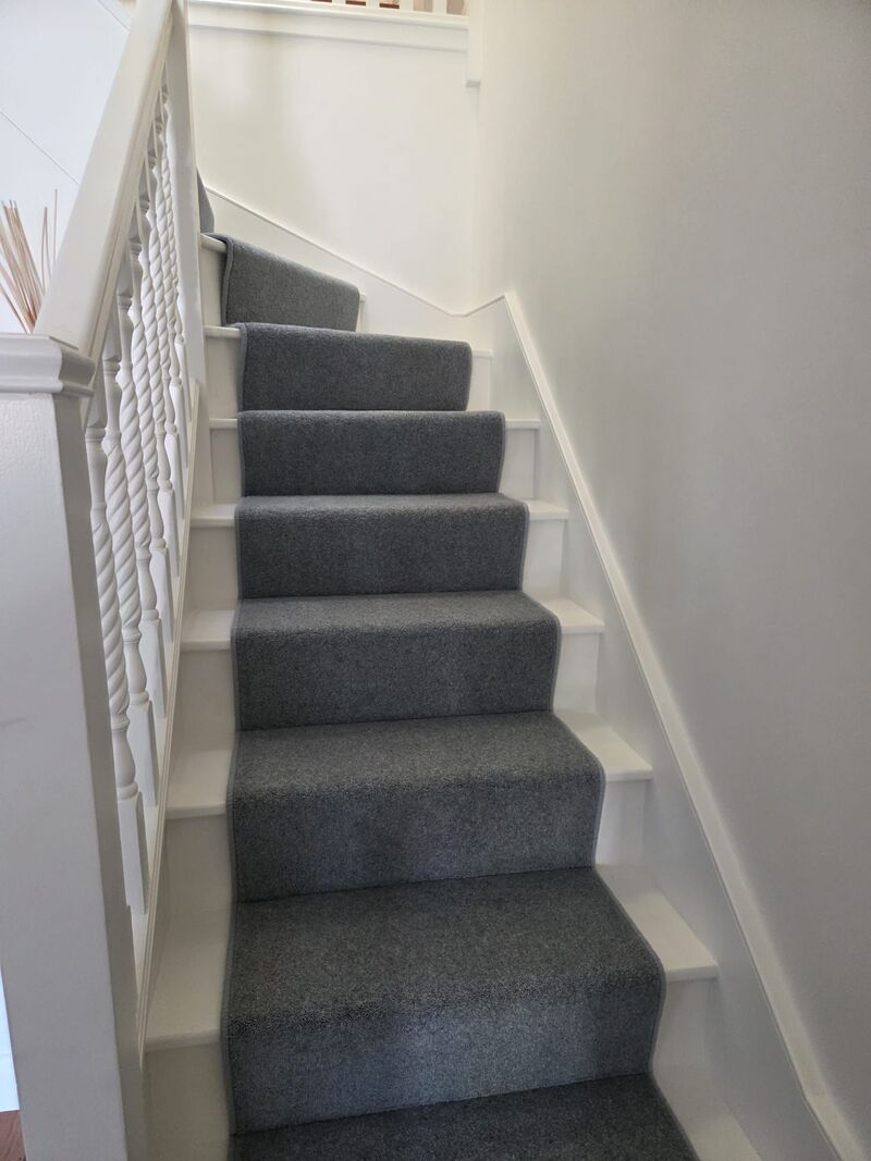 Penthouse Stair Runner in NW11- Ref 13584