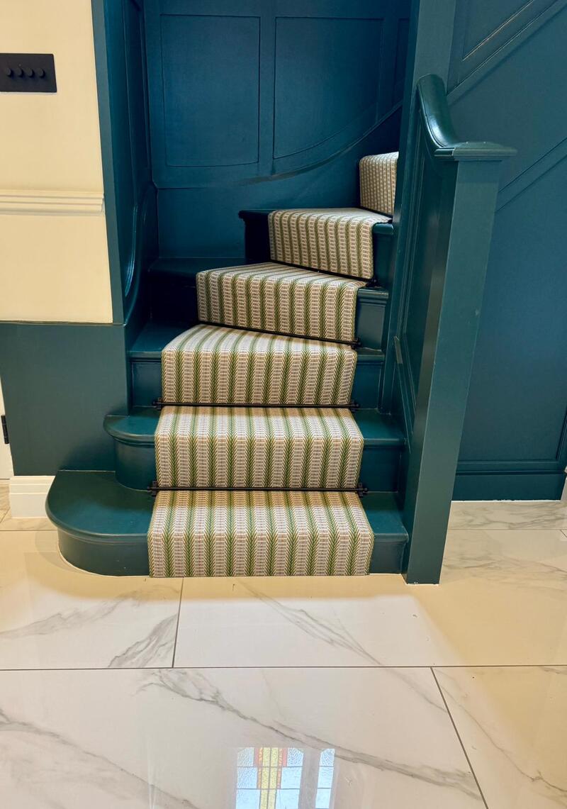 Roger Oates Dartmouth Green Stair Runner in N (Ref )