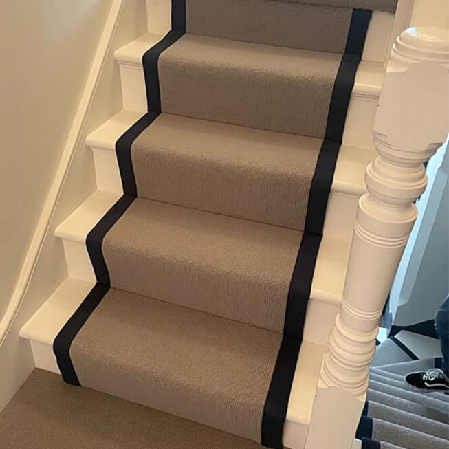 Stair Runner Shoreditch in ‘Clam’ with Navy Blue Fabric Edge REF 11971